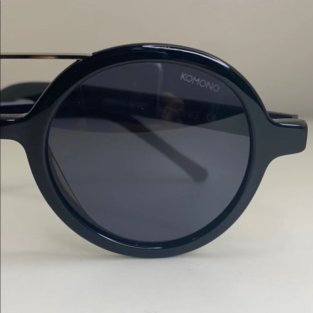 Komono New Vivien Glossy Black Sunglasses Round NWT